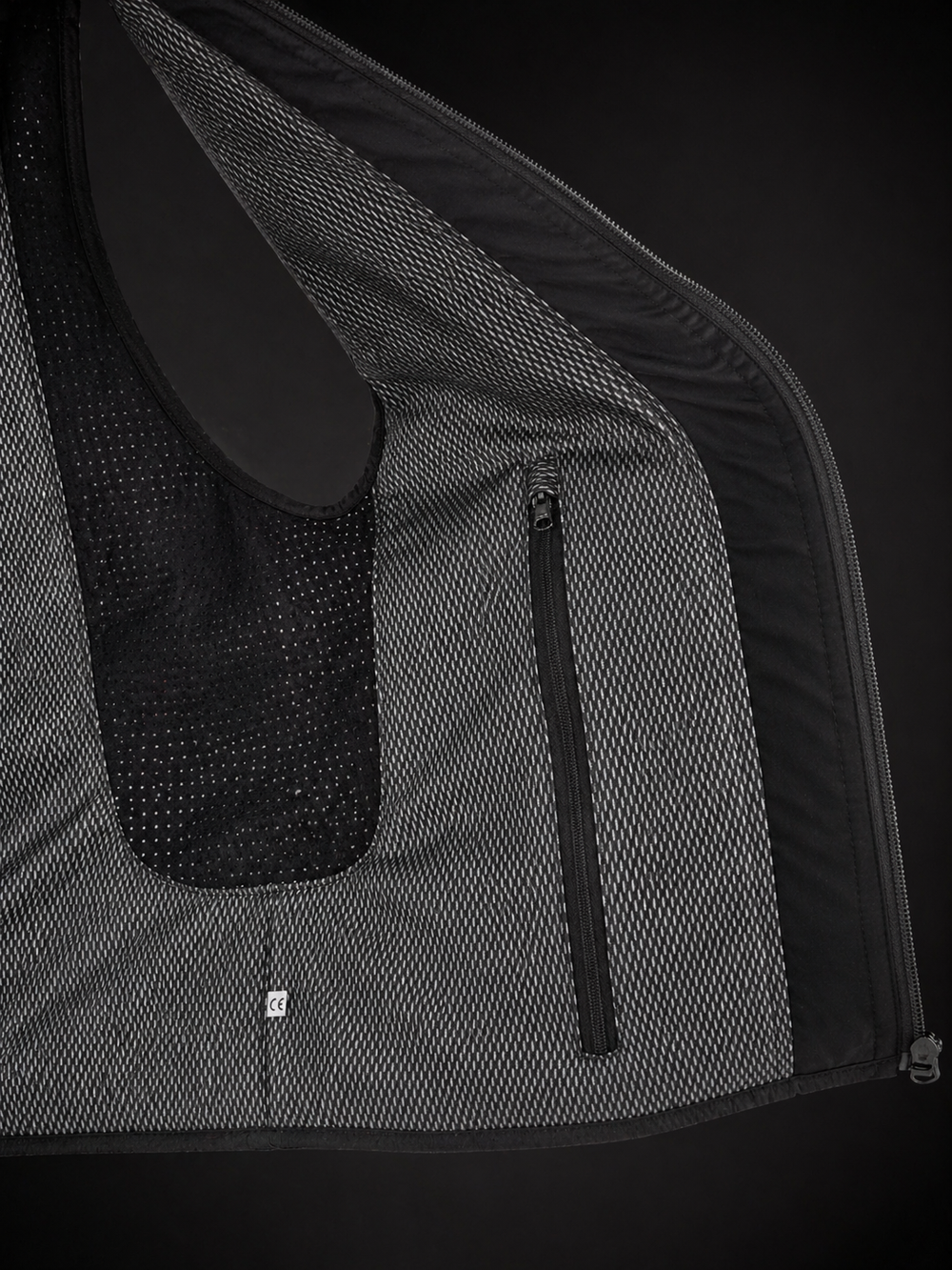 Étiquettes CE et références de certification d’un airbag AXION Equestrian