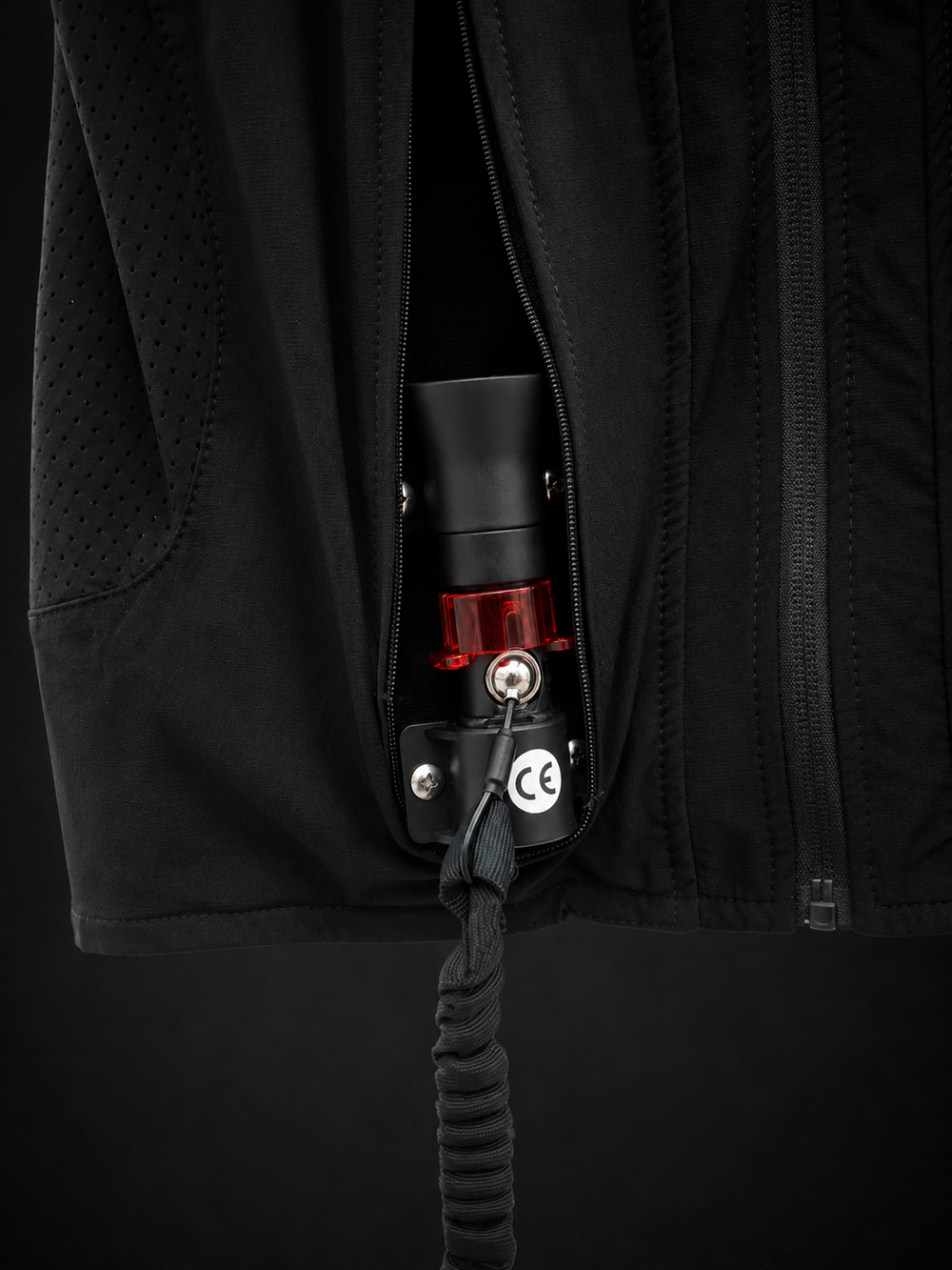 Détail du mécanisme et de la cartouche d’un airbag AXION Equestrian